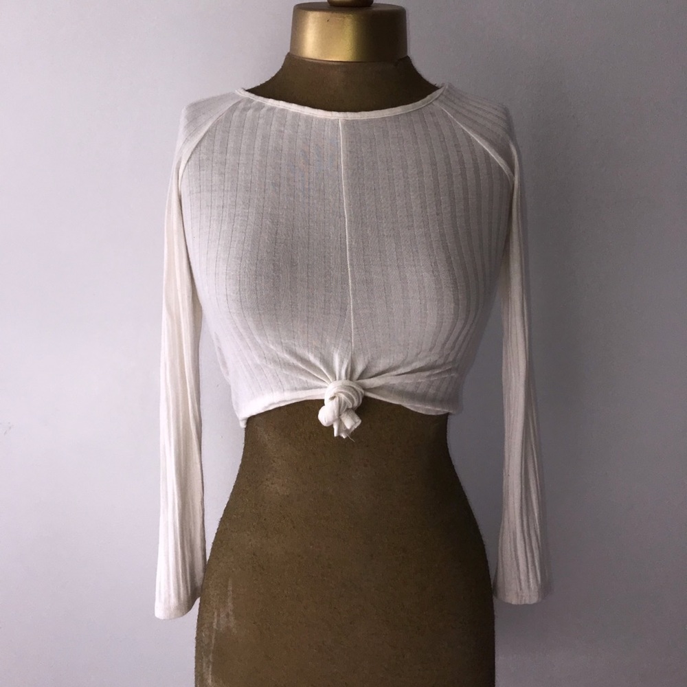 Long Sleeve Crop Style Shirt